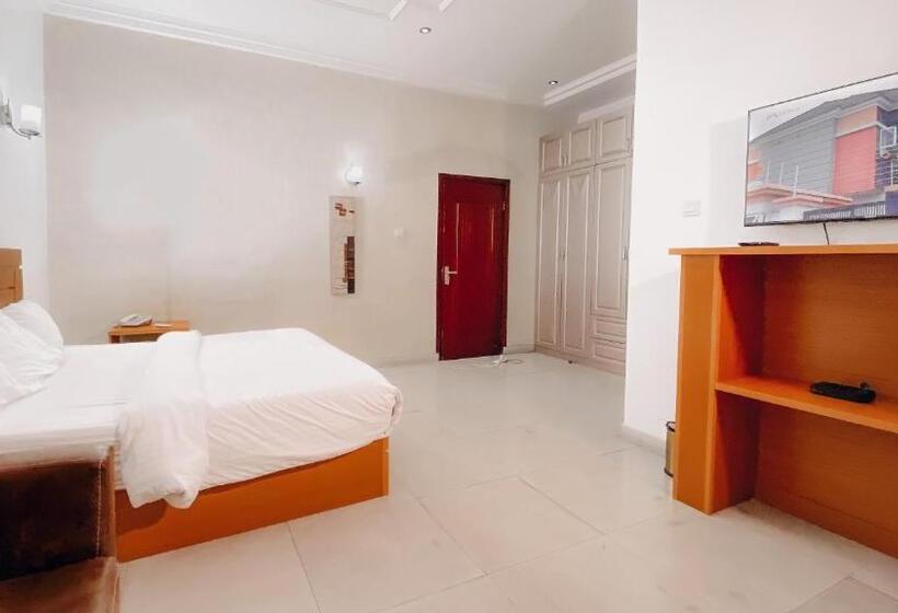 اتاق استاندارد با تخت بزرگ, Royal Court Lounge & Boutique