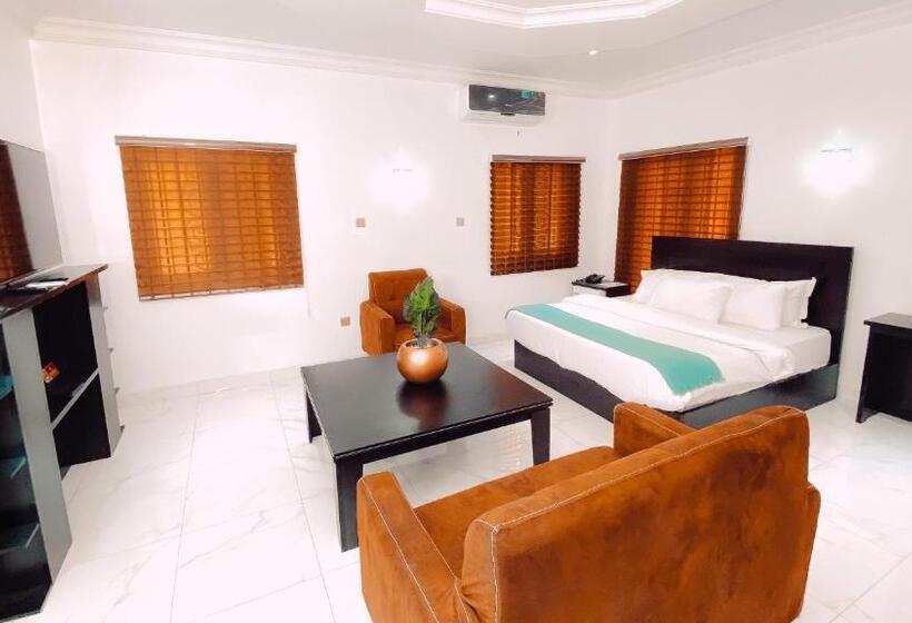 اتاق لوکس با تخت بزرگ, Royal Court Lounge & Boutique