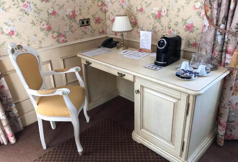 家庭间, Chateau Cihelny