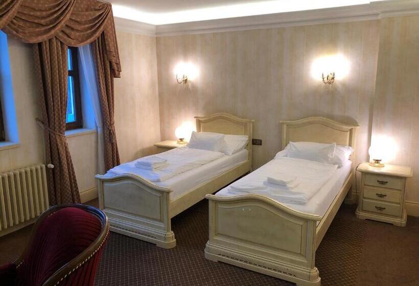 高级大房间, Chateau Cihelny