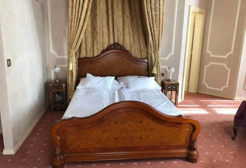 ジュニアスイート, Chateau Cihelny