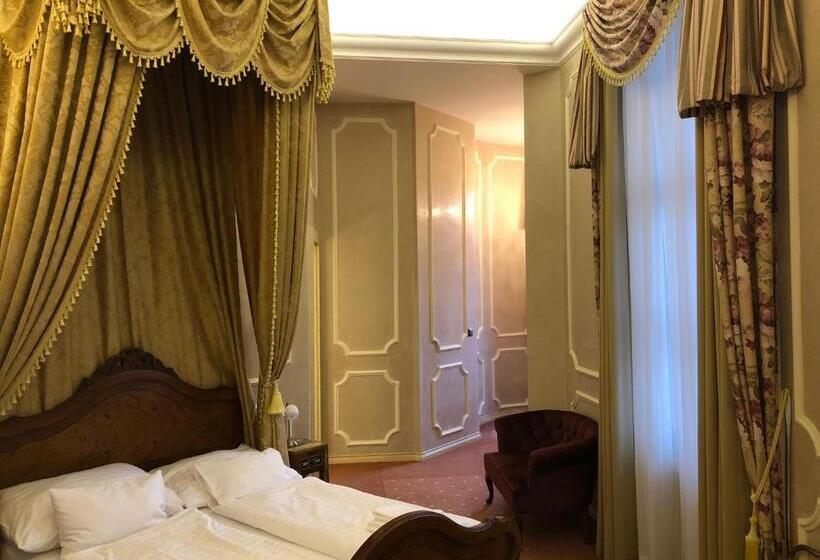 小型套房, Chateau Cihelny