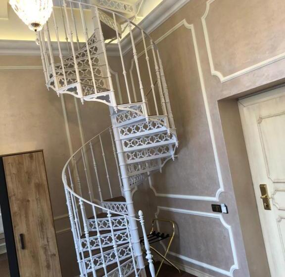 套房, Chateau Cihelny