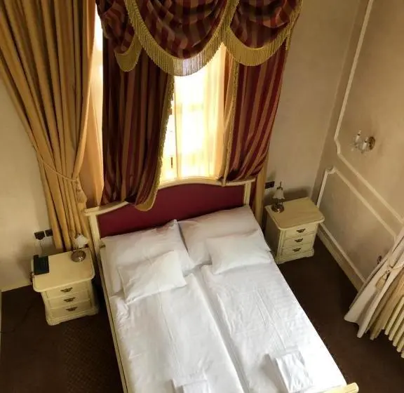 スイート, Chateau Cihelny