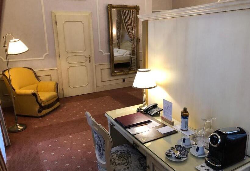 带阳台的豪华间, Chateau Cihelny