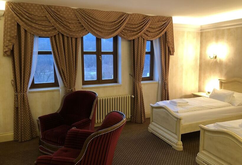 标准间, Chateau Cihelny