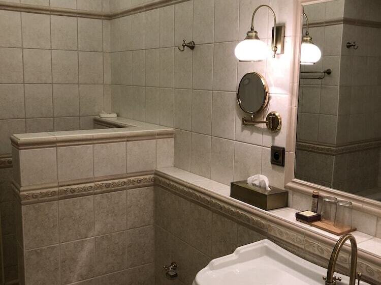 高级大房间, Chateau Cihelny