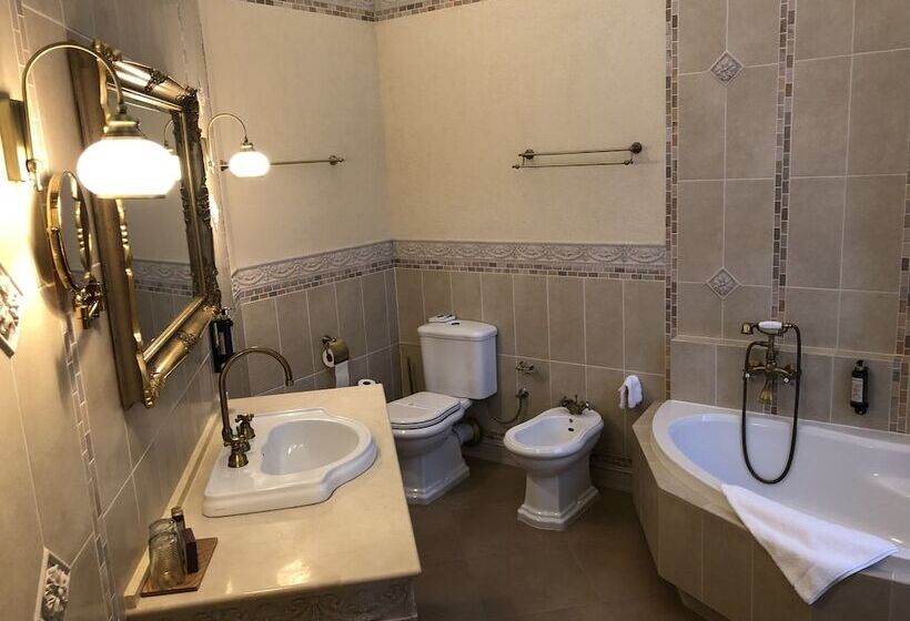 小型套房, Chateau Cihelny