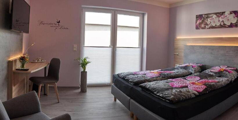 스탠다드 룸, An Der Linde