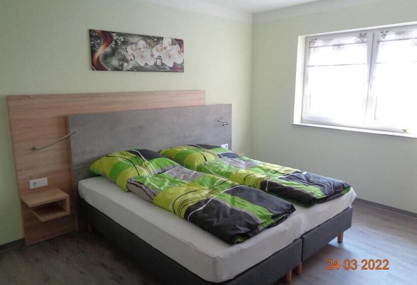 스탠다드 룸, An Der Linde