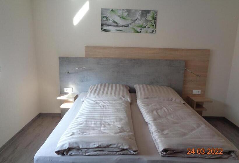 스탠다드 룸, An Der Linde