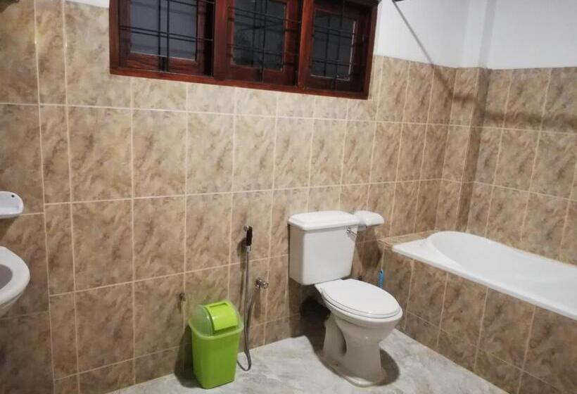 Quarto Estandar, Days Inn B/b