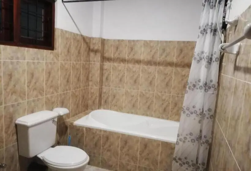 3-Bett-Standardzimmer, Days Inn B/b