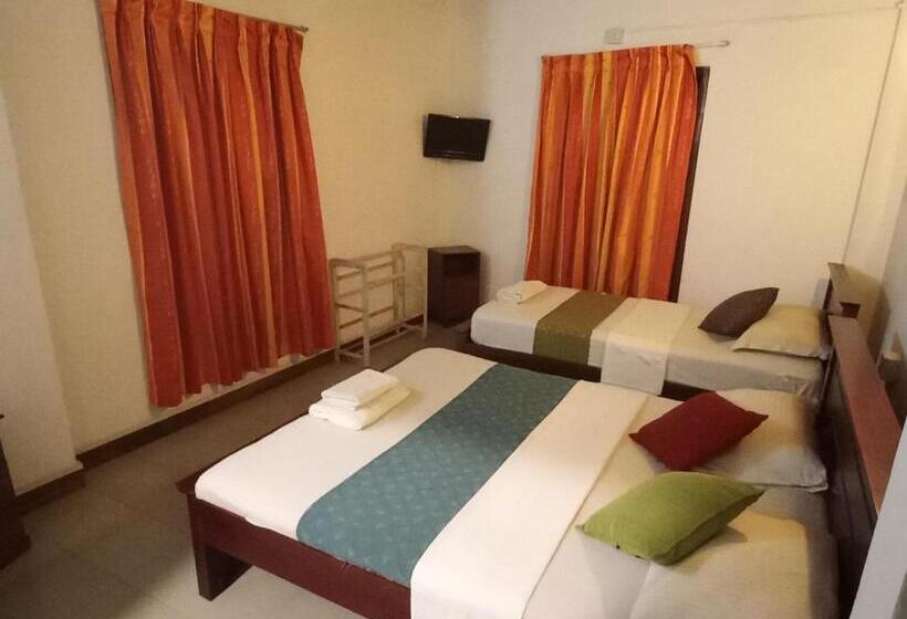 Pokój Standard Trzyosobowy, Days Inn B/b