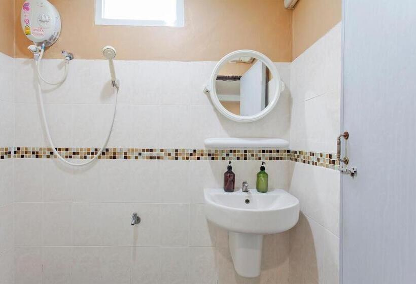 اتاق استاندارد, Cozzi By Grand Airport Resort