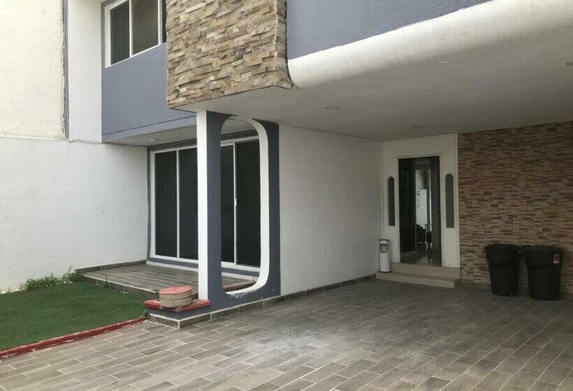 Quarto Estandar, 12 Venator House Boutique