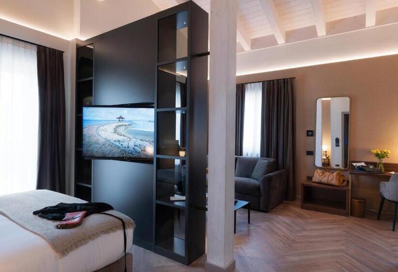 小型豪华套房, 3t Boutique