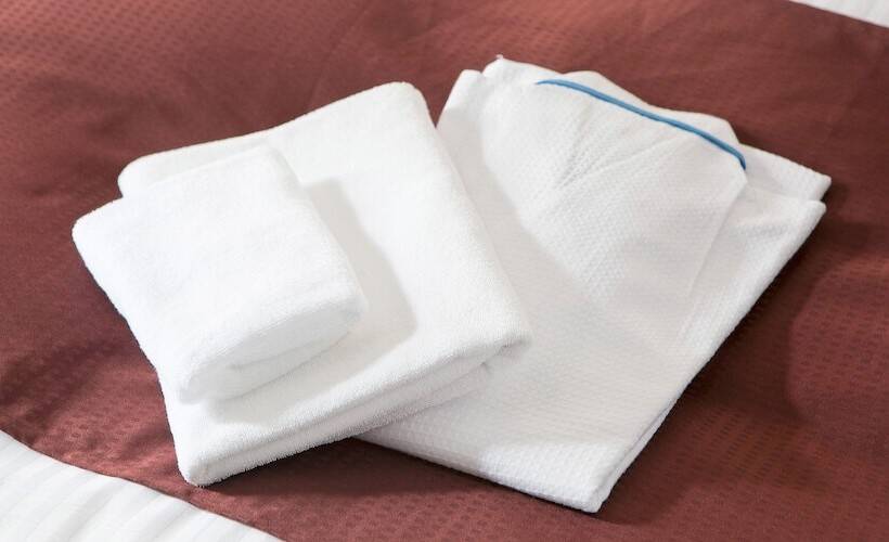 Habitación Triple Estándar, Abest Osu Kannon Ekimae Hane No Yu