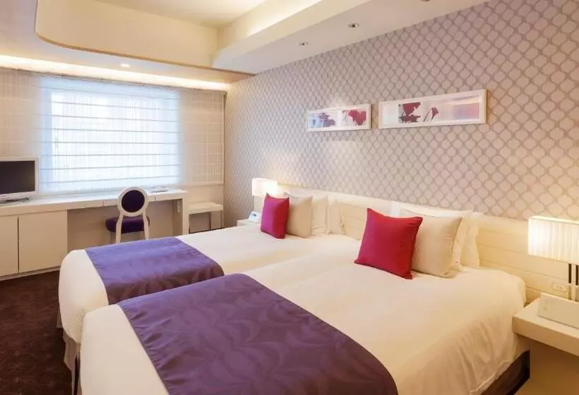 سوییت جونیور, Elsereine Osaka