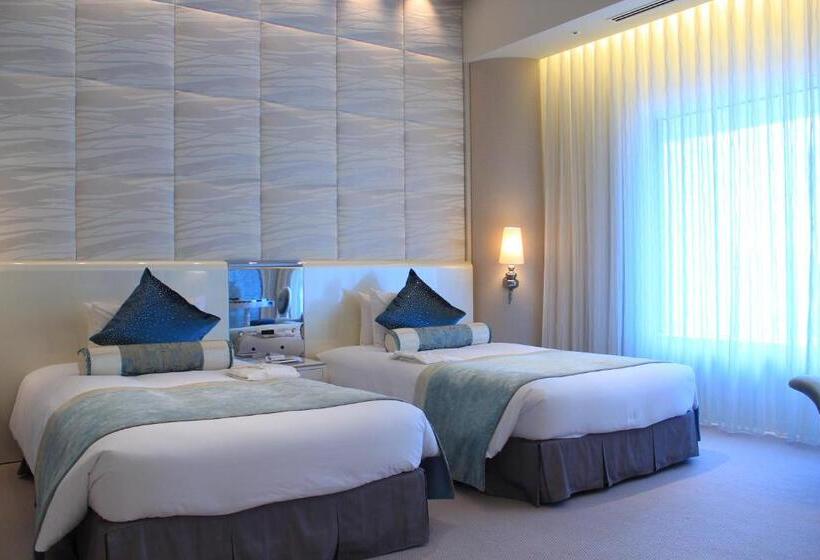 غرفة ديلوكس, Elsereine Osaka