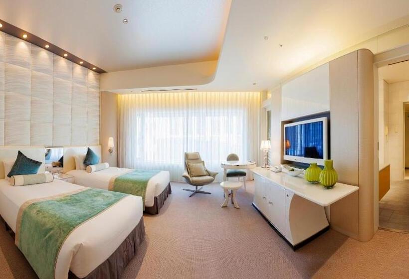 غرفة ديلوكس, Elsereine Osaka