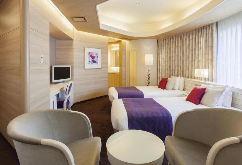 غرفة قياسية, Elsereine Osaka