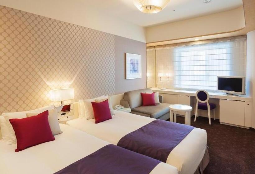 غرفة قياسية, Elsereine Osaka