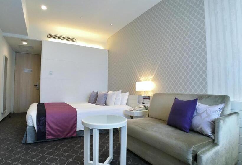 غرفة قياسية, Elsereine Osaka