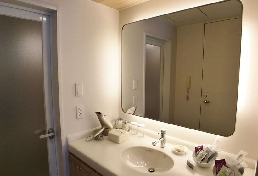 جناح جونيور, Elsereine Osaka