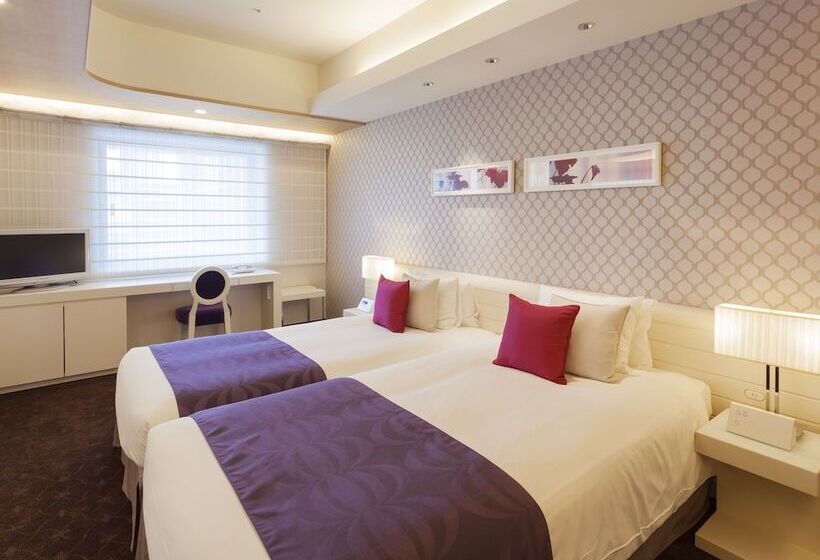 جناح جونيور, Elsereine Osaka