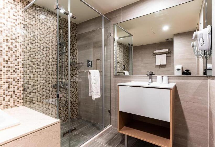 سوییت اجرایی, Fish Hotel Kaohsiung