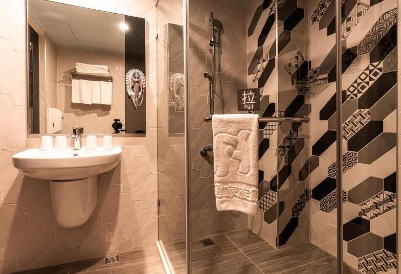 اتاق لوکس سه تخته, Fish Hotel Kaohsiung