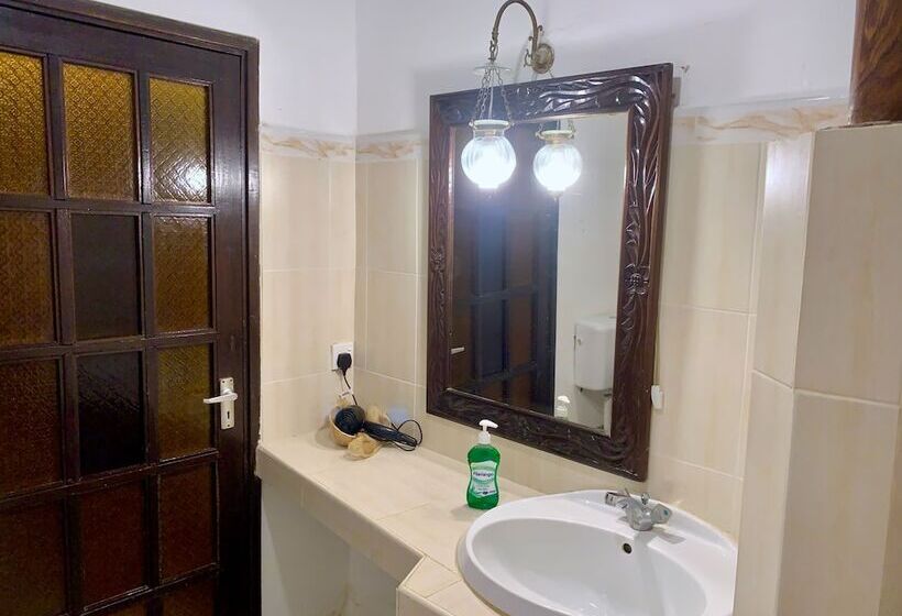 ویلای لوکس 1 خوابه, Kenyan House Malindi