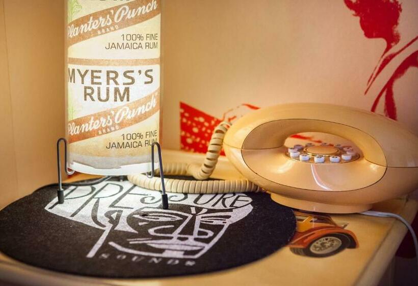 스탠다드 싱글 룸, Pelirocco