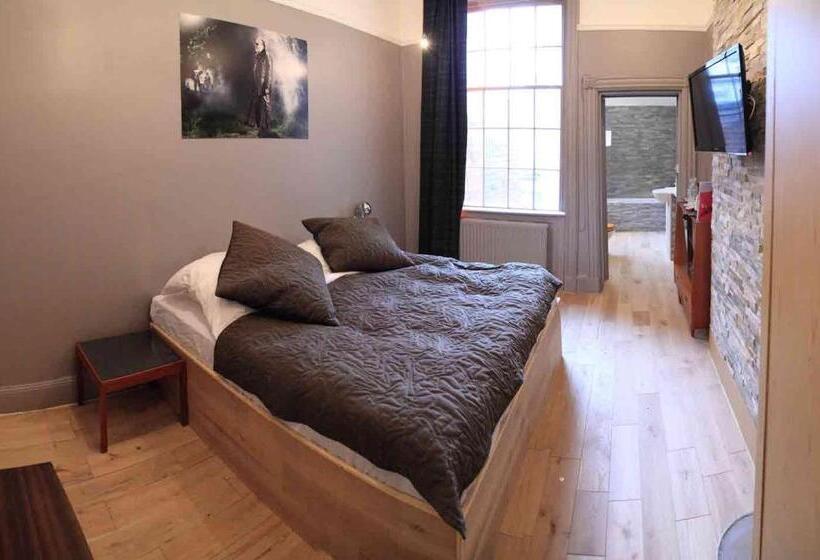 스탠다드 룸, Pelirocco