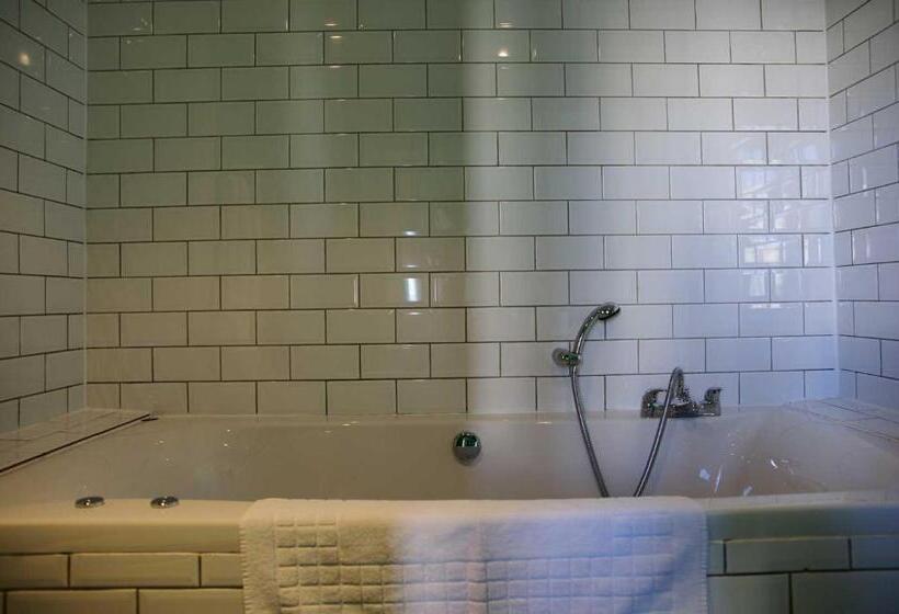 수피리어 룸, Pelirocco