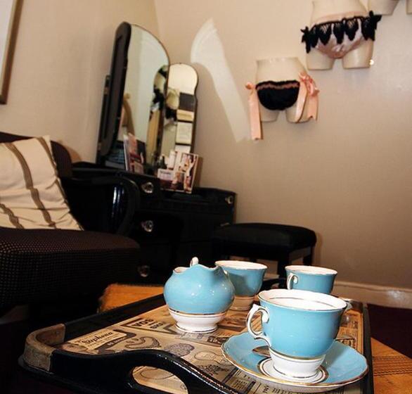 스탠다드 룸, Pelirocco