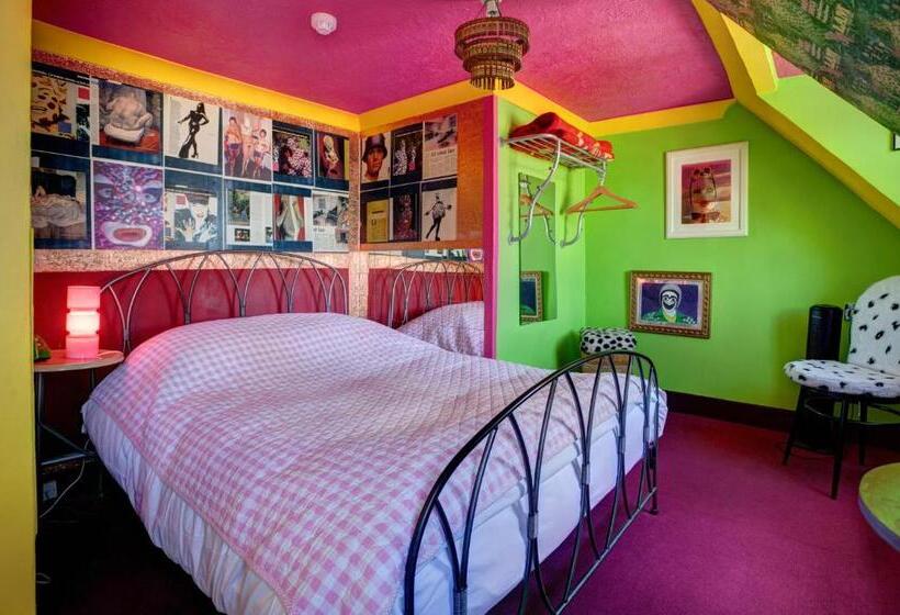 기본룸, Pelirocco