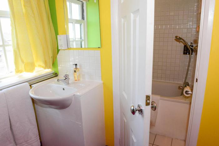 기본룸, Pelirocco