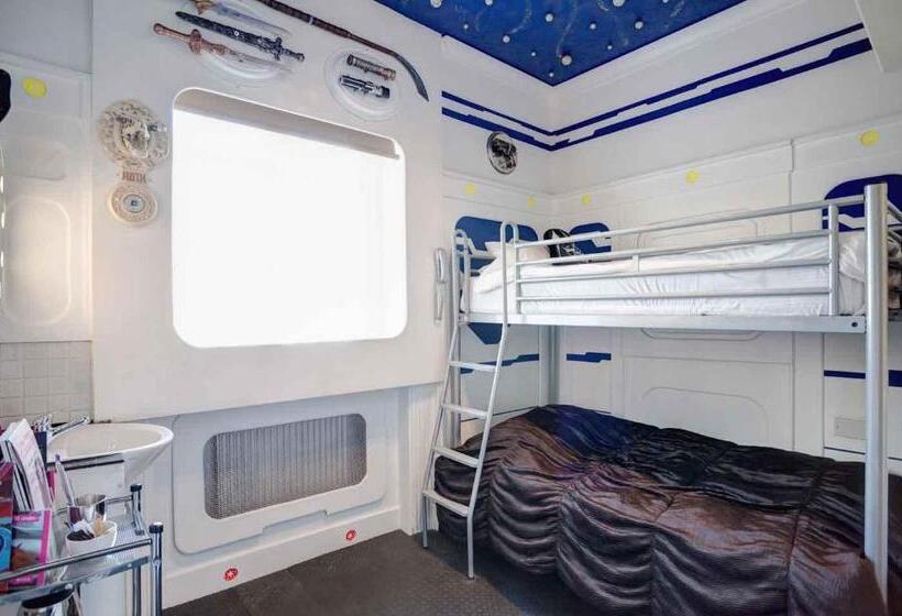 스탠다드 룸 2층 침대, Pelirocco