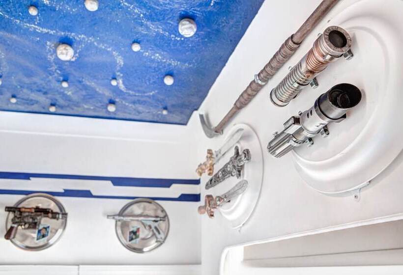 스탠다드 룸, Pelirocco