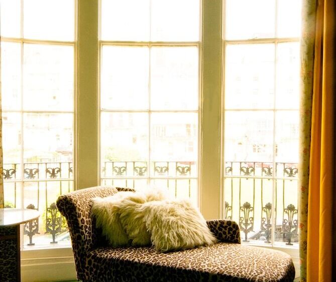 수피리어 룸, Pelirocco