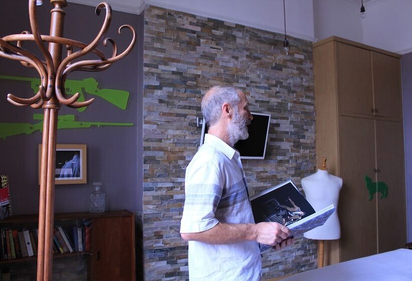 스탠다드 룸, Pelirocco