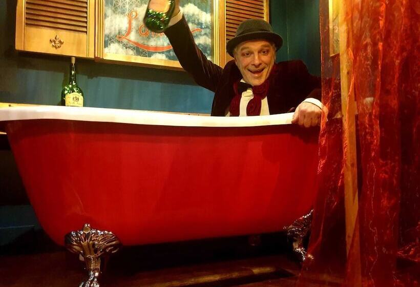 수피리어 룸, Pelirocco