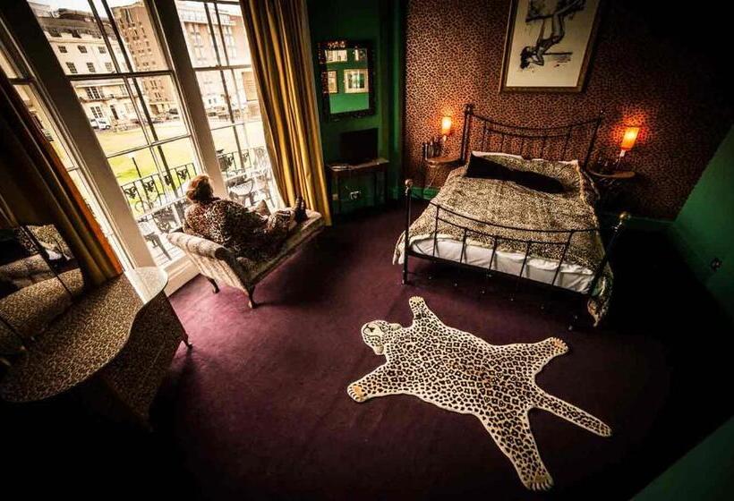 수피리어 룸, Pelirocco