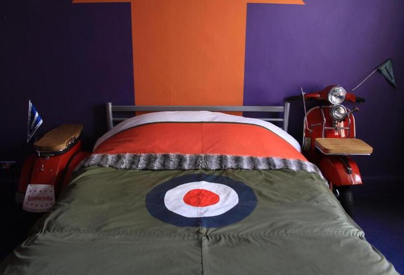 스탠다드 룸, Pelirocco