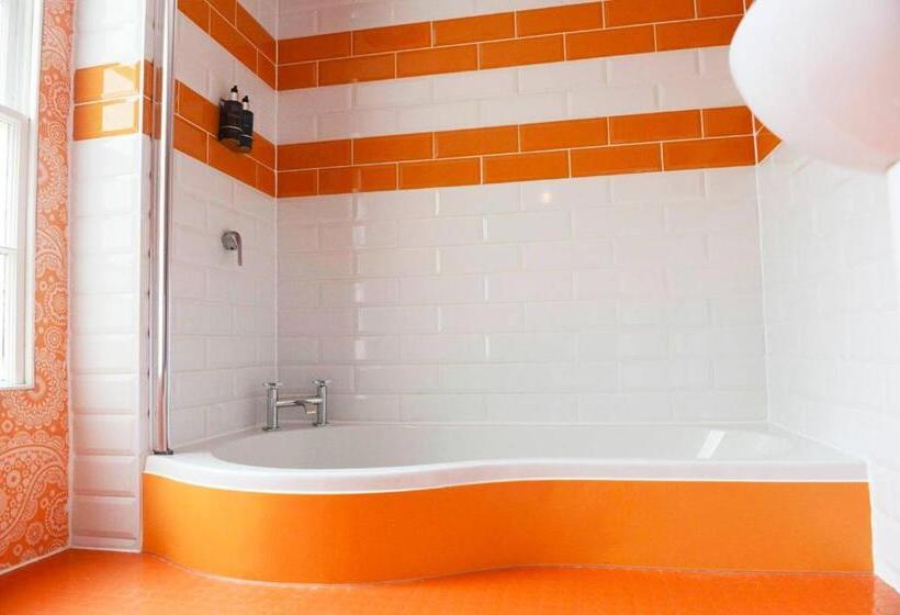 스탠다드 룸, Pelirocco