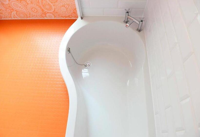 스탠다드 룸, Pelirocco