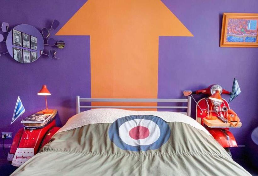 스탠다드 룸, Pelirocco