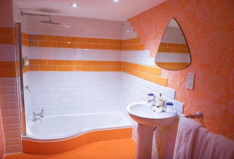 스탠다드 룸, Pelirocco